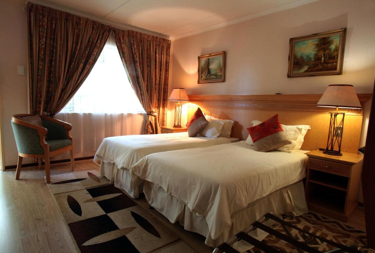 Shamrock Arms Guest Lodge Waterval Boven Exterior photo