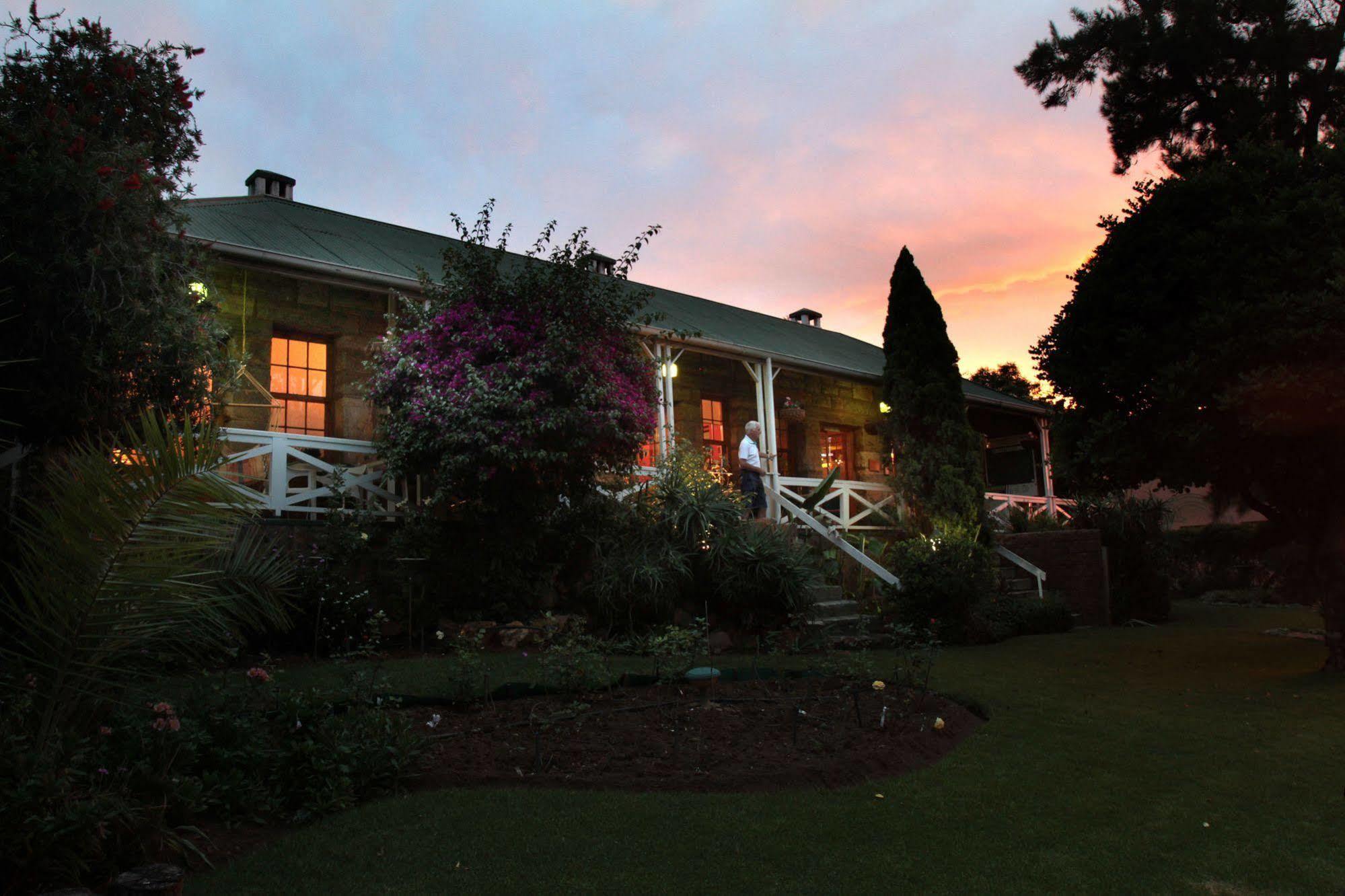 Shamrock Arms Guest Lodge Waterval Boven Exterior photo